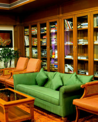 Library in Andheri, Mumbai | Reading Lounge in Andheri, Mumbai | The Club Mumbai