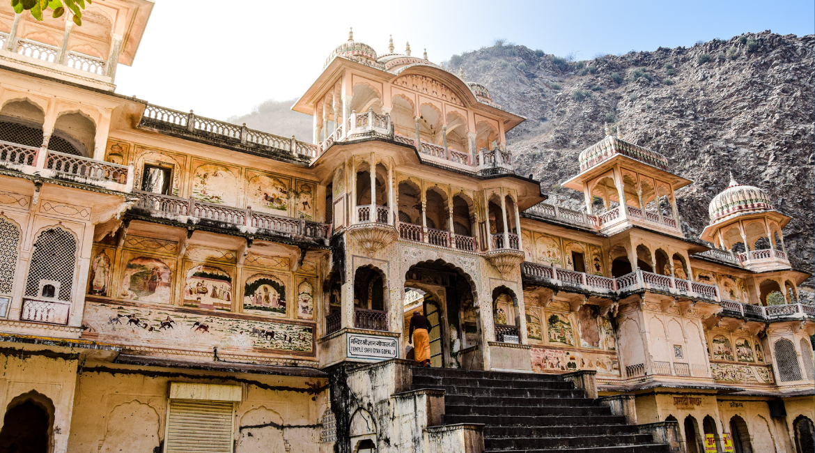 Experience Heritage Stays with the Best Family Restaurant in Jaipur | by Rukmani Restro & Hotel | Dec, 2024 | Medium