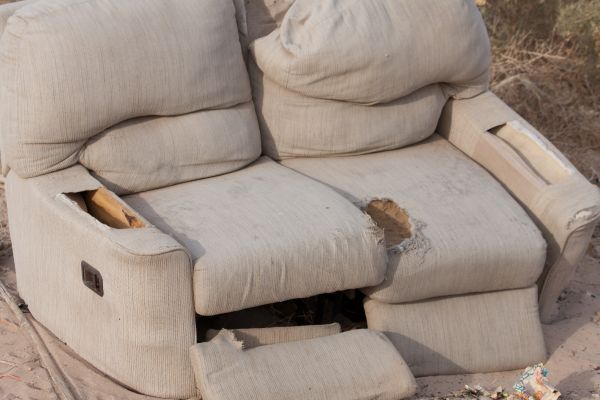 What to Do With Old Couch: 6 Disposal Alternatives
