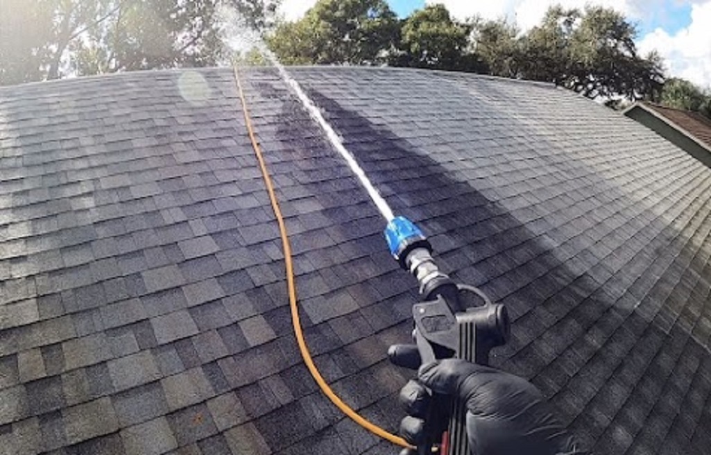 High Pressure Roof Cleaning UK: Risks, Safety Tips & Alternatives
